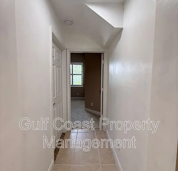 13860 Avon Park Cir — Photo 43