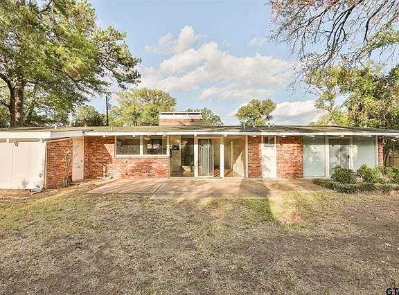 4th image of 3215 Fernwood Dr