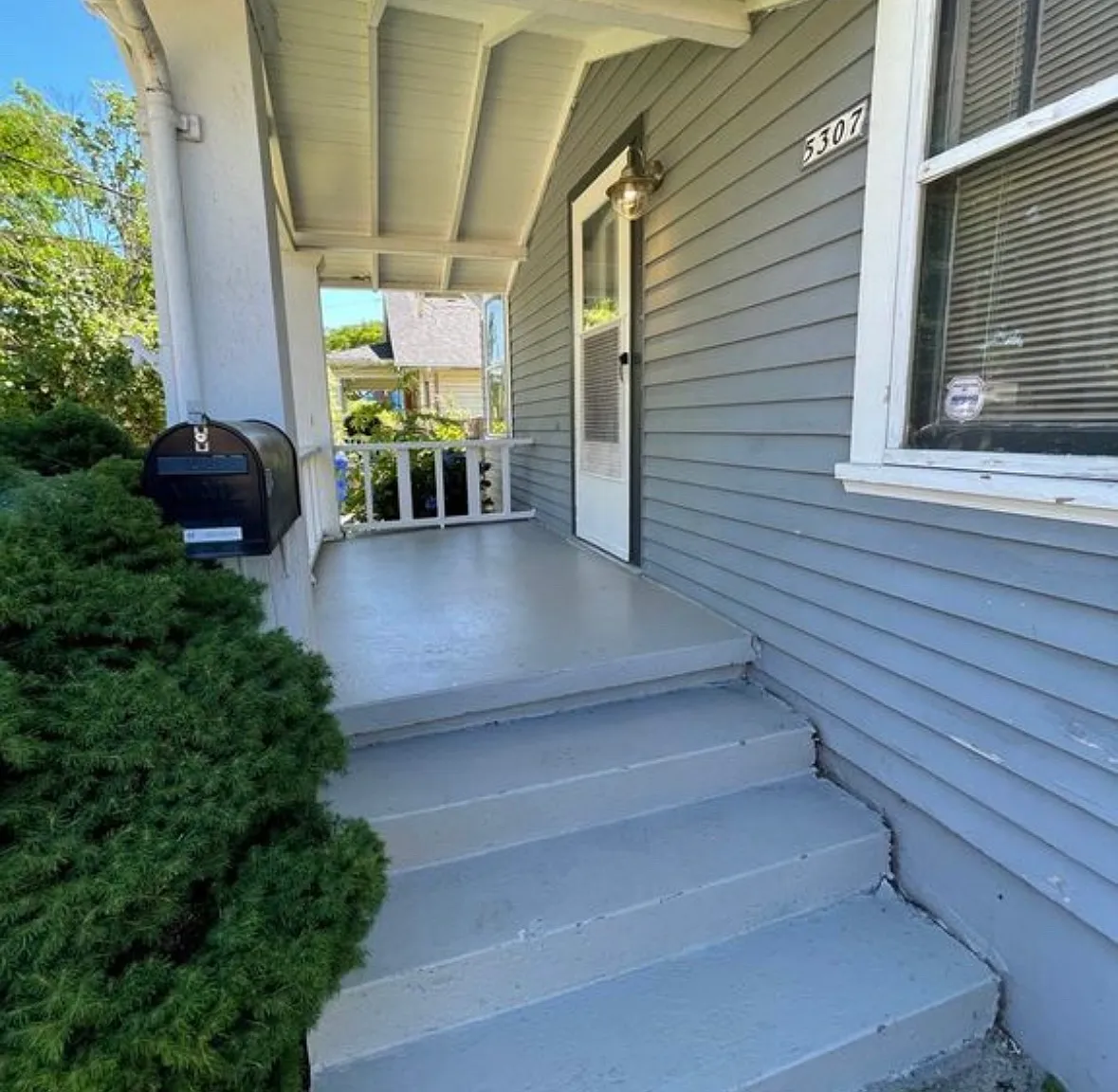 1 bed, 1121 sqft, $2,000 — Photo 2