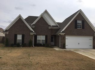 7498 Redberry Dr, Horn Lake, MS 38637