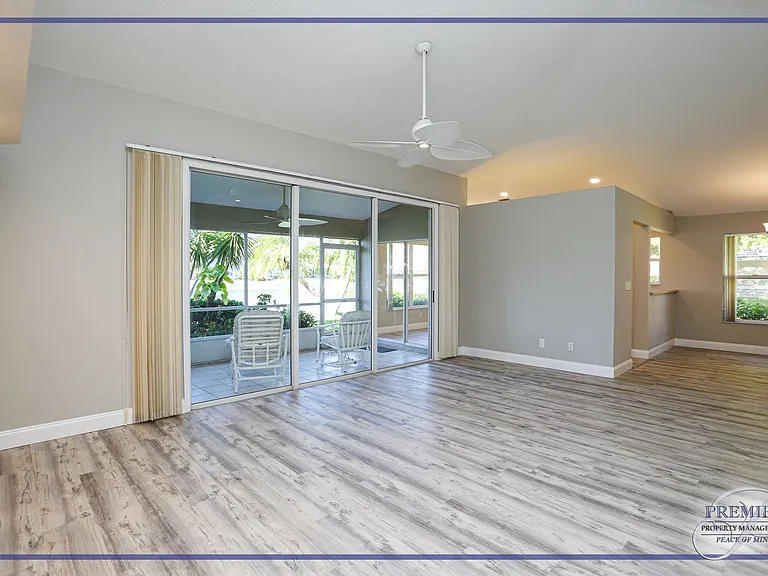 402 Emerald Bay Cir #E7 — Photo 12