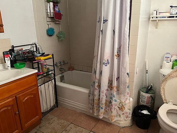 5th image of 197 Warburton Ave APT 2