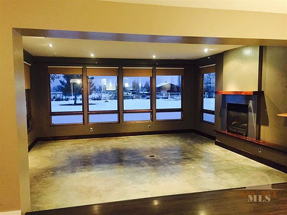 2nd image of 745 Painted Canyon Dr