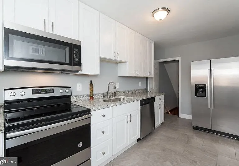 1224 Winston Ave — Photo 11