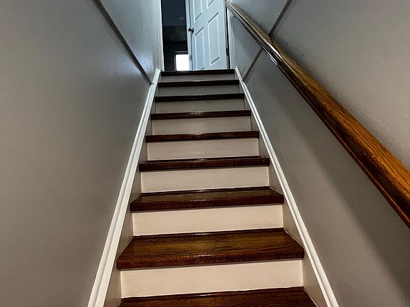 4th image of 6 Ida Ave Floor 1