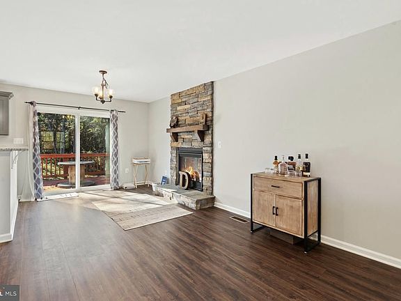 3rd image of 144 Rollason Dr