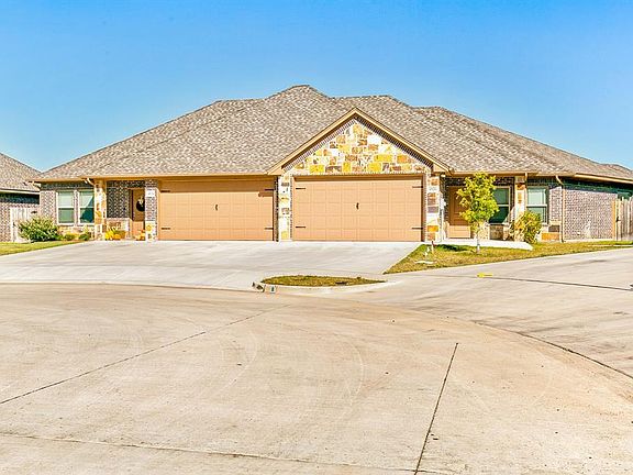 3rd image of 4915 Opal Ct