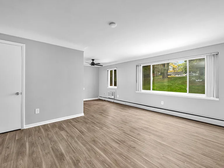 327 Lysander St — Photo 10