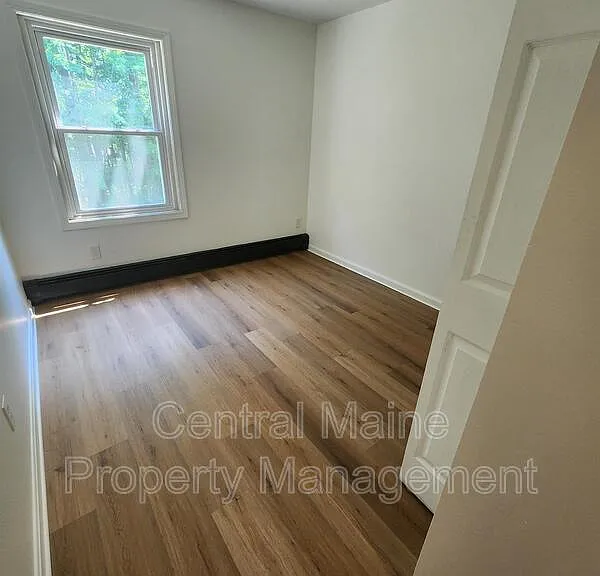 37 Northern Avenue Hts #2 — Photo 5