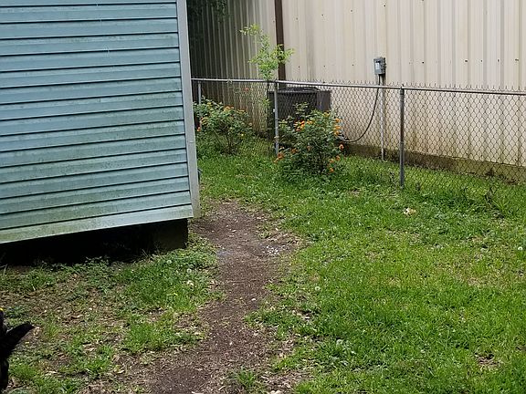 2nd image of 2549 Mills Ave