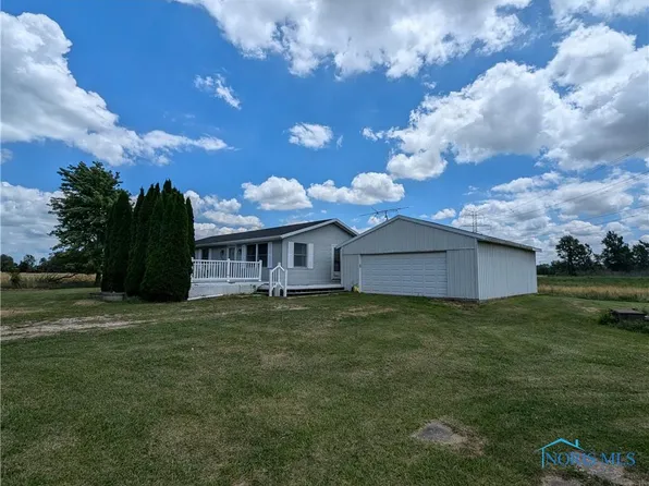 7376 W Toussaint Club Rd, Oak Harbor, OH 43449