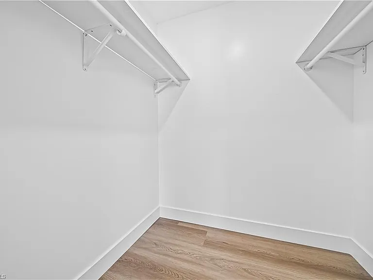 1910 Gulf Shore Blvd N #107 — Photo 23