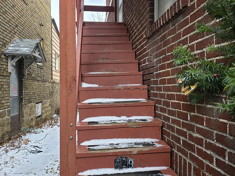 429 S 6th St — Photo 9