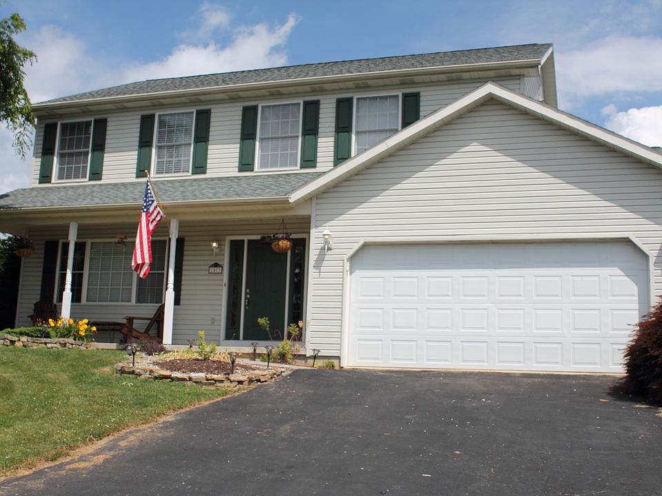 1073 QUEENS DRIVE