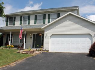 1073 Queens Dr, Laurys Station, PA 18059