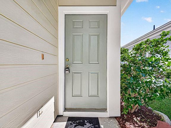 3rd image of 15963 S Alley Ct