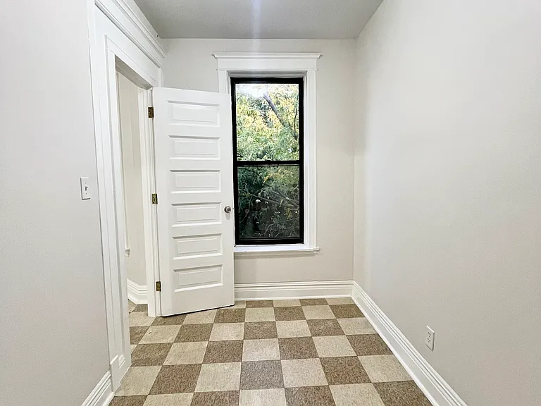 2706 S Saint Louis Ave #2F — Photo 7