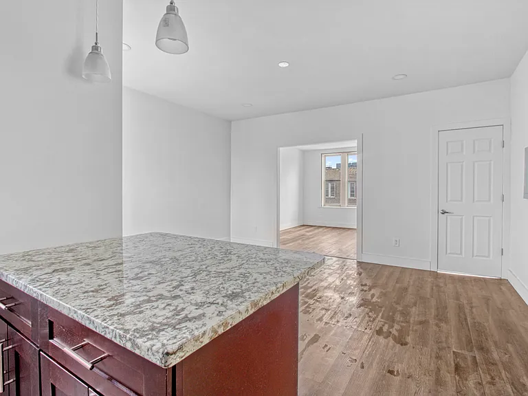 327 Midwood St #2A — Photo 9