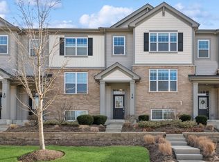 16 E Heritage Ct, Arlington Heights, IL 60004