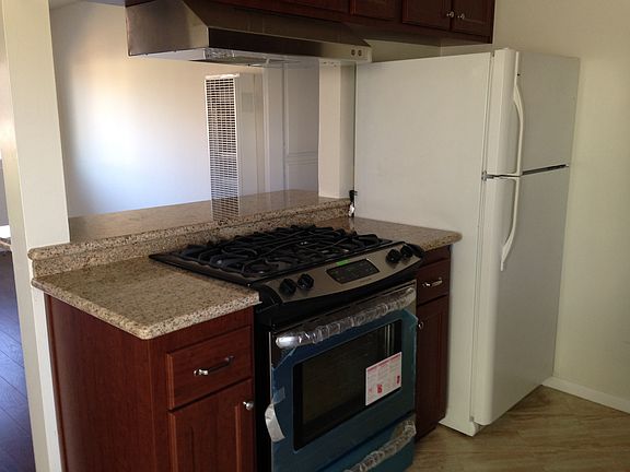 5th image of 17014 Woodruff Ave #B