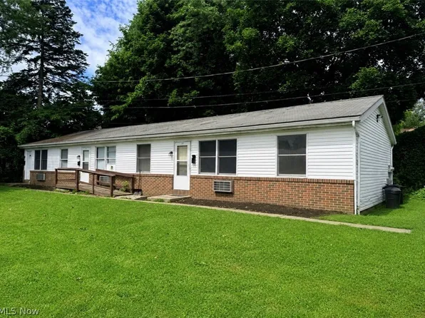 536 Beech Ln NW, New Philadelphia, OH 44663