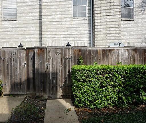 Another view of the front.