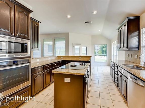 4th image of 10717 Elmhurst Ln