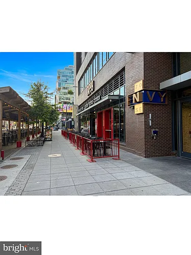 70 N St SE Photo 1