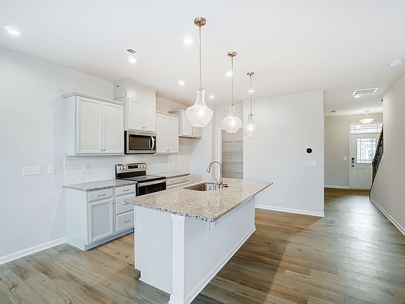 Photo representation of the Adriana plan. Colors, finishes and options will vary.