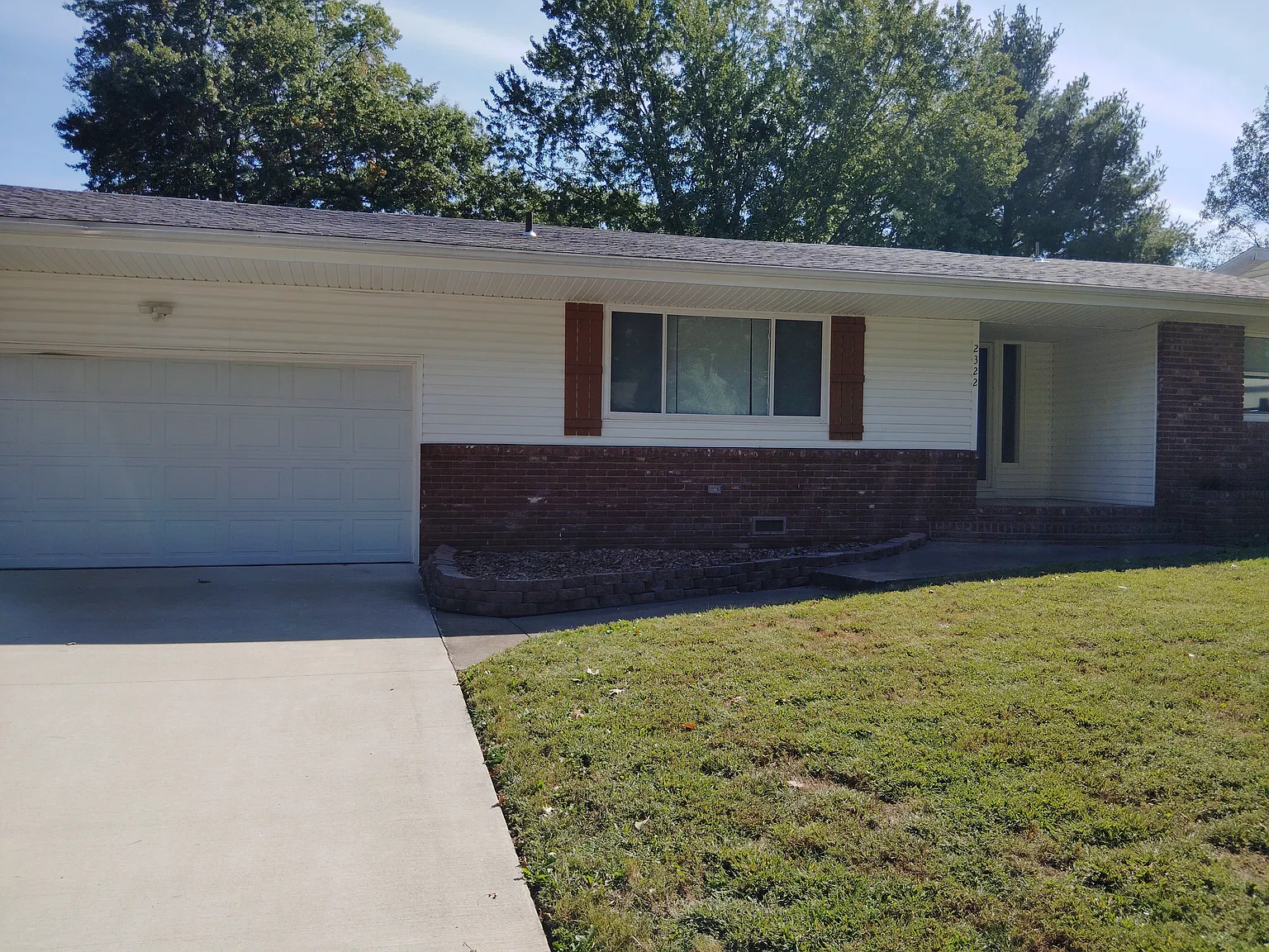 3 bed, 1240 sqft, $1,600 — Photo 1