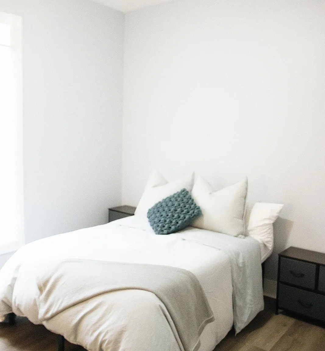 4 bed, 2.0 bath, $1,022 — Photo 1