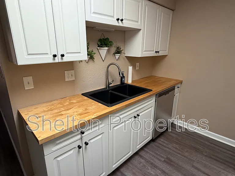 501 W Tonopah Dr #7 — Photo 8