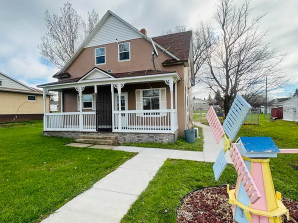 207 3rd St N, New Salem, ND 58563
