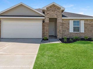 235 Amy St, Angleton, TX 77515