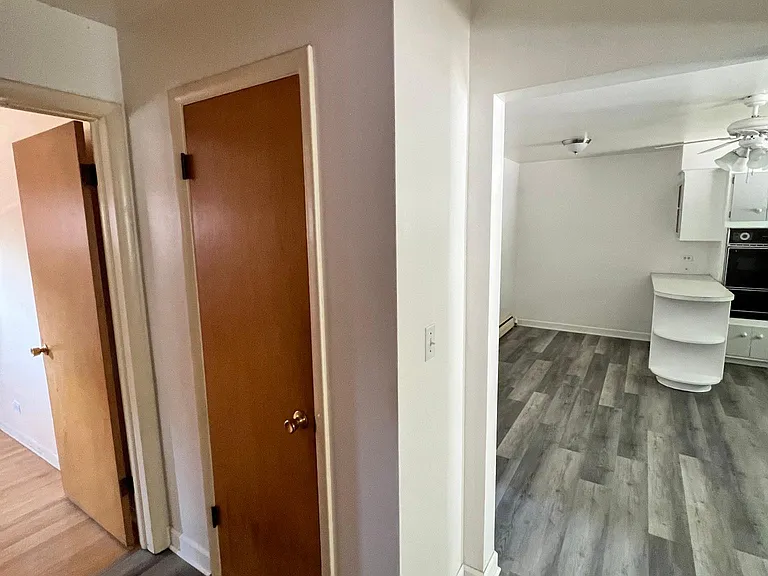 9437 Burlington Ave #3 — Photo 11
