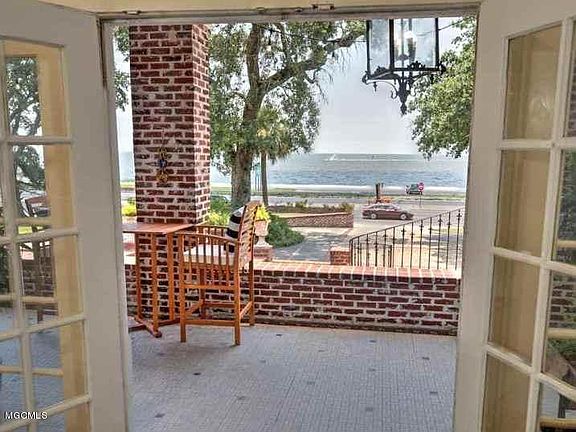 4th image of 1012 E Beach Blvd
