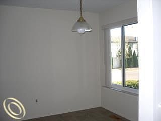 5th image of 1258 Charleston Ct #1