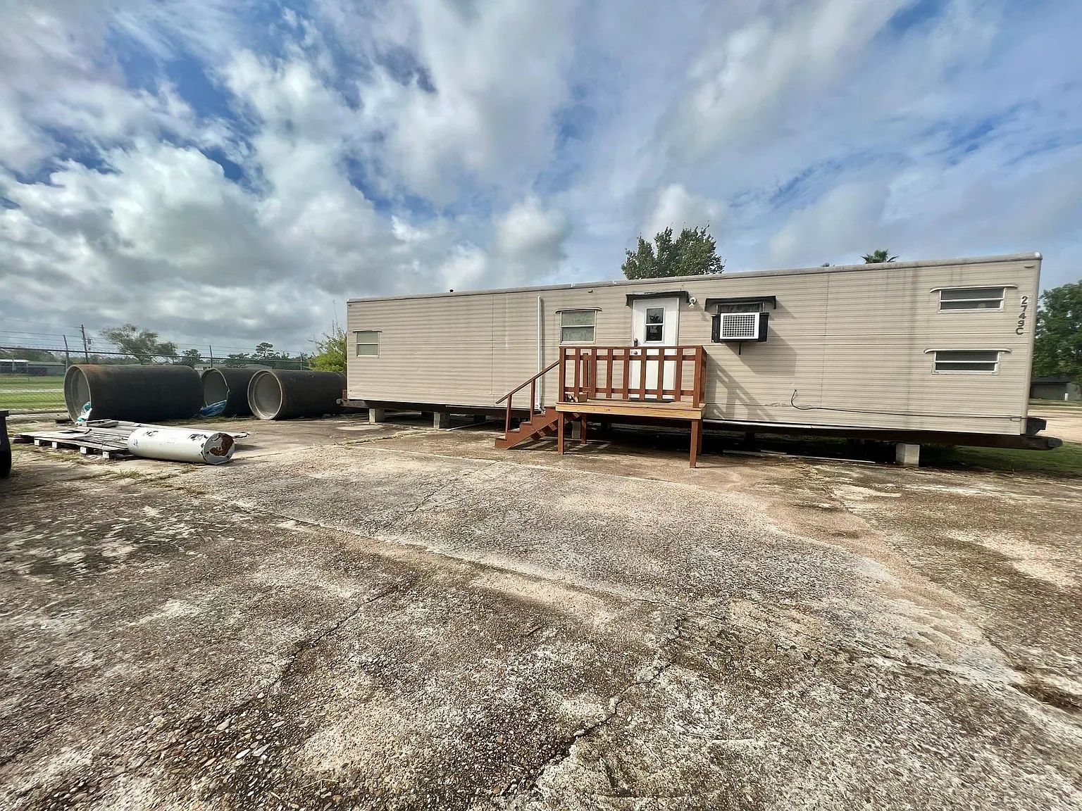 2 bed, 1.0 bath, 896 sqft, $880 — Photo 2