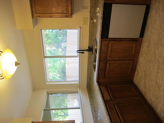 5th image of 9713 Meadowheath Dr