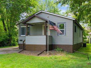 1053 Farrell St, Valparaiso, IN 46385