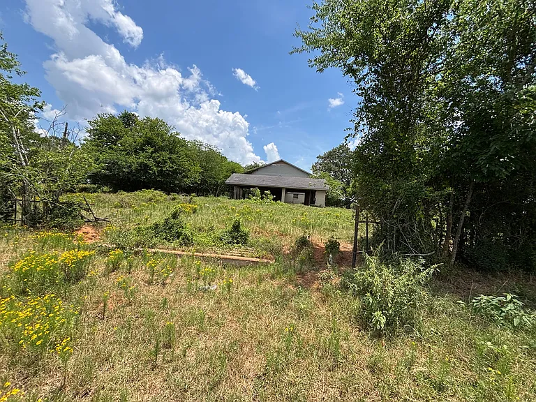 3922 Fenley Flat Rd — Photo 4