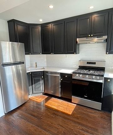 5th image of 658 Warren St Floor 2