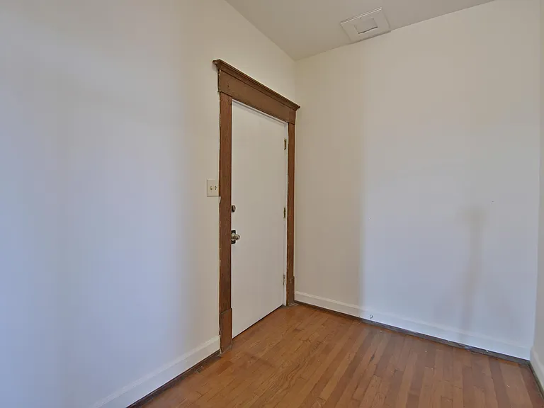 209 W 5th Ave #304 — Photo 8