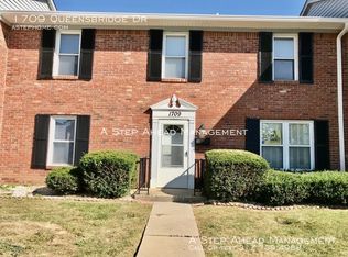 1709 N Queensbridge Dr, Indianapolis, IN 46219