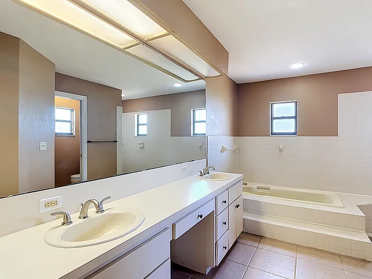 2108 Jonathan Ln — Photo 19