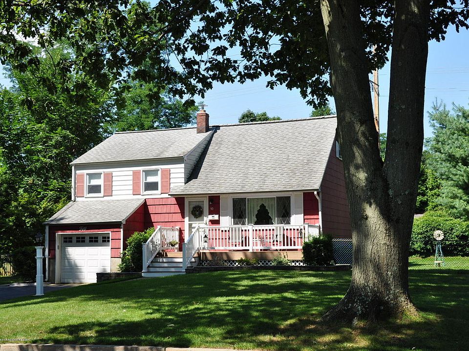 1st image of 50 Birch Dr
