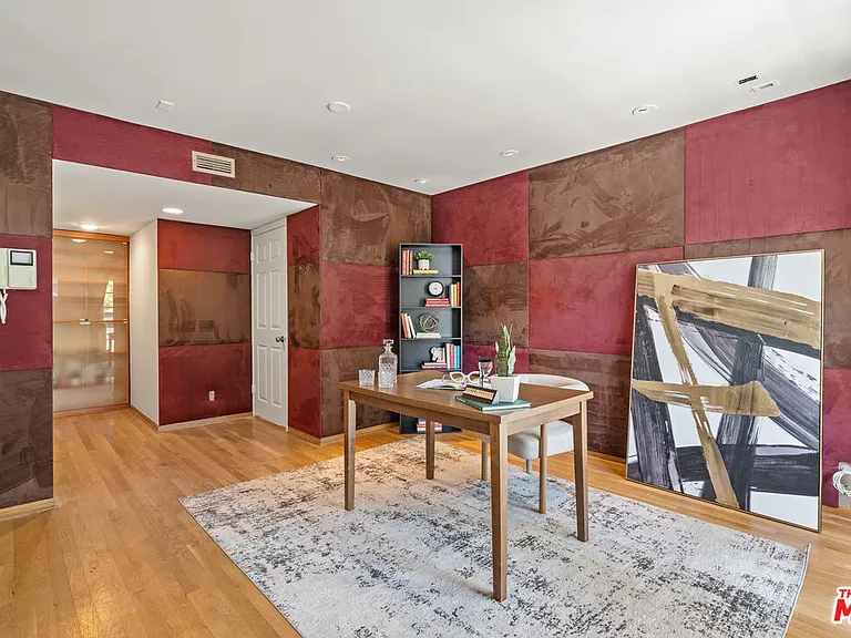 8781 Lookout Mountain Ave — Photo 19