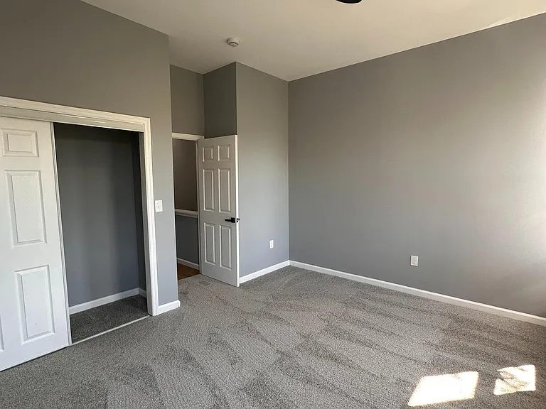 1927 Druid Hill Ave #2 — Photo 8