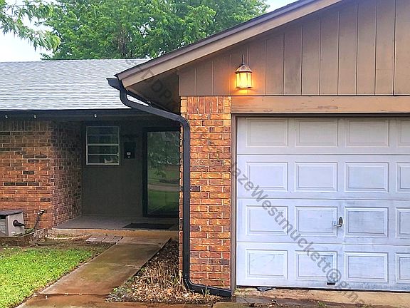 2nd image of 308 Kimberly Ln