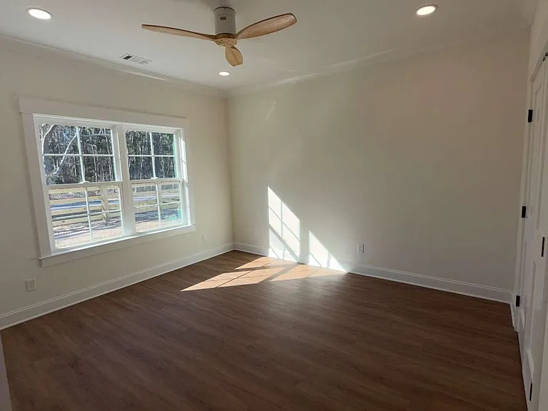109 Longpoint Dr #A — Photo 16